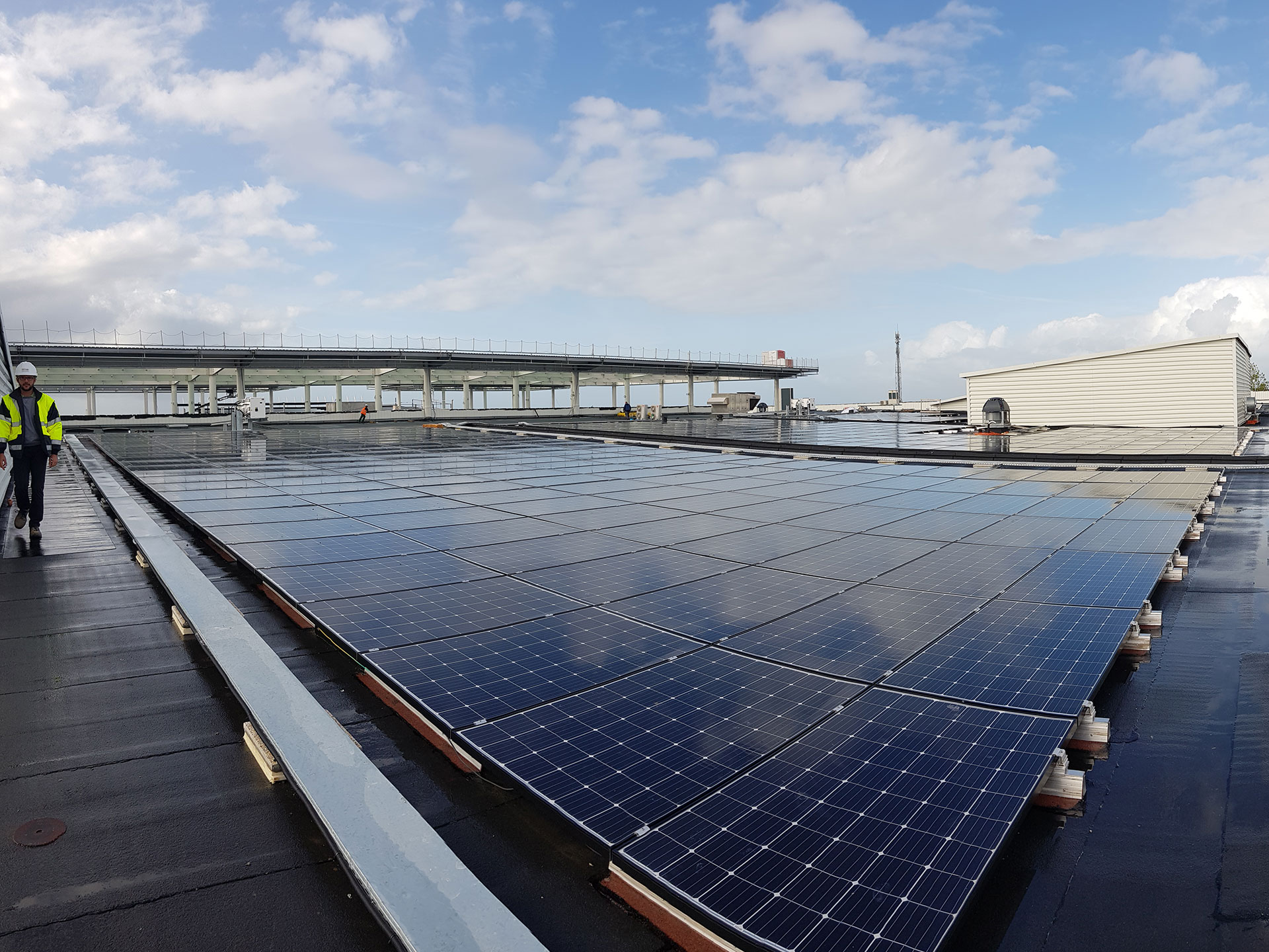 rejoignez notre forum dédié à la toiture photovoltaïque pour échanger des conseils, poser vos questions et partager vos expériences sur l'énergie solaire. découvrez les dernières tendances, les meilleures pratiques et trouvez des solutions adaptées à votre projet de toiture.