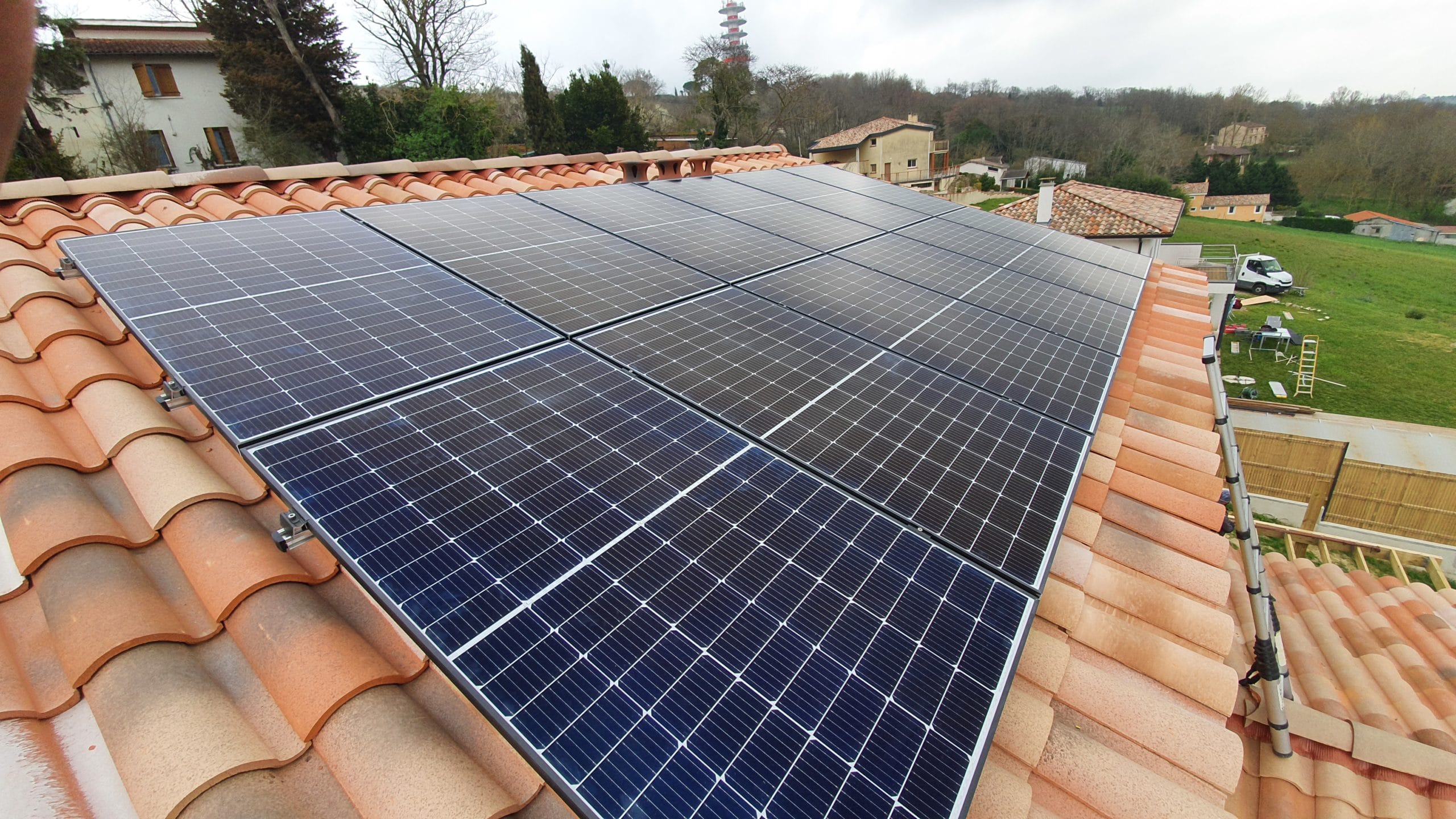 découvrez notre forum dédié aux systèmes photovoltaïques de 9 kwc. échangez avec des experts et des passionnés, partagez vos expériences et trouvez des conseils pour optimiser votre installation solaire. rejoignez-nous pour tout savoir sur les avantages, les coûts et les performances des panneaux photovoltaïques.