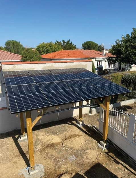 découvrez comment un garage photovoltaïque peut transformer votre espace de stationnement en une source d'énergie durable et économique. optez pour l'énergie solaire et réduisez votre empreinte carbone tout en valorisant votre propriété.