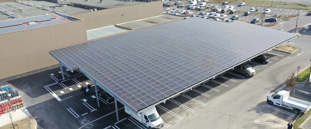 découvrez comment obtenir un garage solaire gratuit pour recharger votre véhicule électrique tout en contribuant à la préservation de l'environnement. profitez d'une solution durable et économique grâce à des subventions et des conseils pratiques.