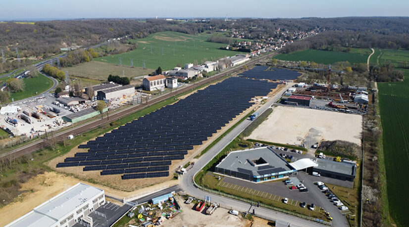 découvrez la grande centrale solaire, une installation innovante qui transforme l'énergie du soleil en électricité durable. explorez ses technologies avancées et son impact positif sur l'environnement.