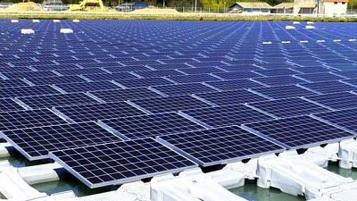 découvrez les avantages et l'impact d'une grande centrale solaire, une solution d'énergie renouvelable qui transforme la lumière du soleil en électricité. explorez ses bienfaits écologiques, son fonctionnement et son rôle clé dans la transition énergétique.