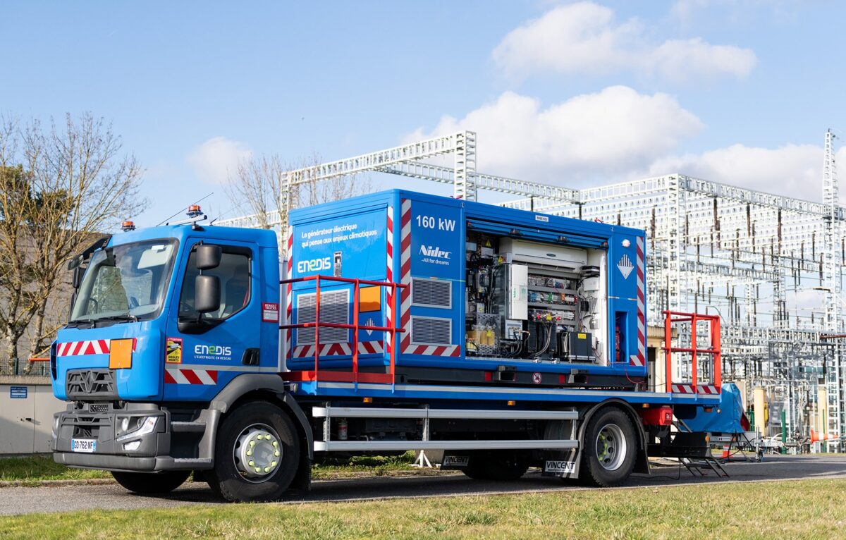 découvrez notre groupe électrogène neutre, conçu pour offrir une source d'énergie fiable et silencieuse. idéal pour les chantiers, événements ou en cas de coupure de courant, il garantit performance et sécurité. optez pour une solution efficace et durable pour vos besoins électriques.