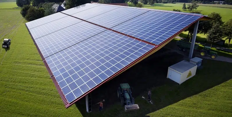découvrez notre guide complet sur les hangars photovoltaïques agricoles, une solution innovante pour optimiser l'espace de vos exploitations tout en produisant de l'énergie verte. apprenez à concevoir et à installer votre propre système, et explorez les avantages économiques et environnementaux qu'il peut apporter à votre activité agricole.