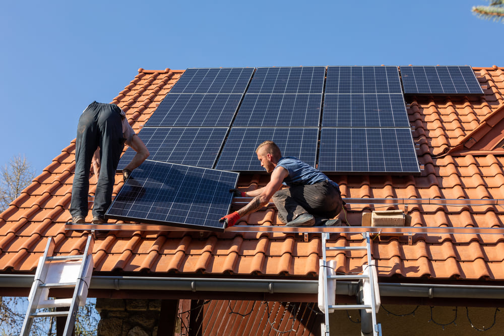 découvrez notre guide complet sur les kits photovoltaïques spécialement conçu pour les électriciens. apprenez à choisir, installer et optimiser des systèmes solaires pour vos projets d'énergie renouvelable. maximisez votre expertise dans le domaine des énergies durables grâce à nos conseils pratiques et nos recommandations techniques.