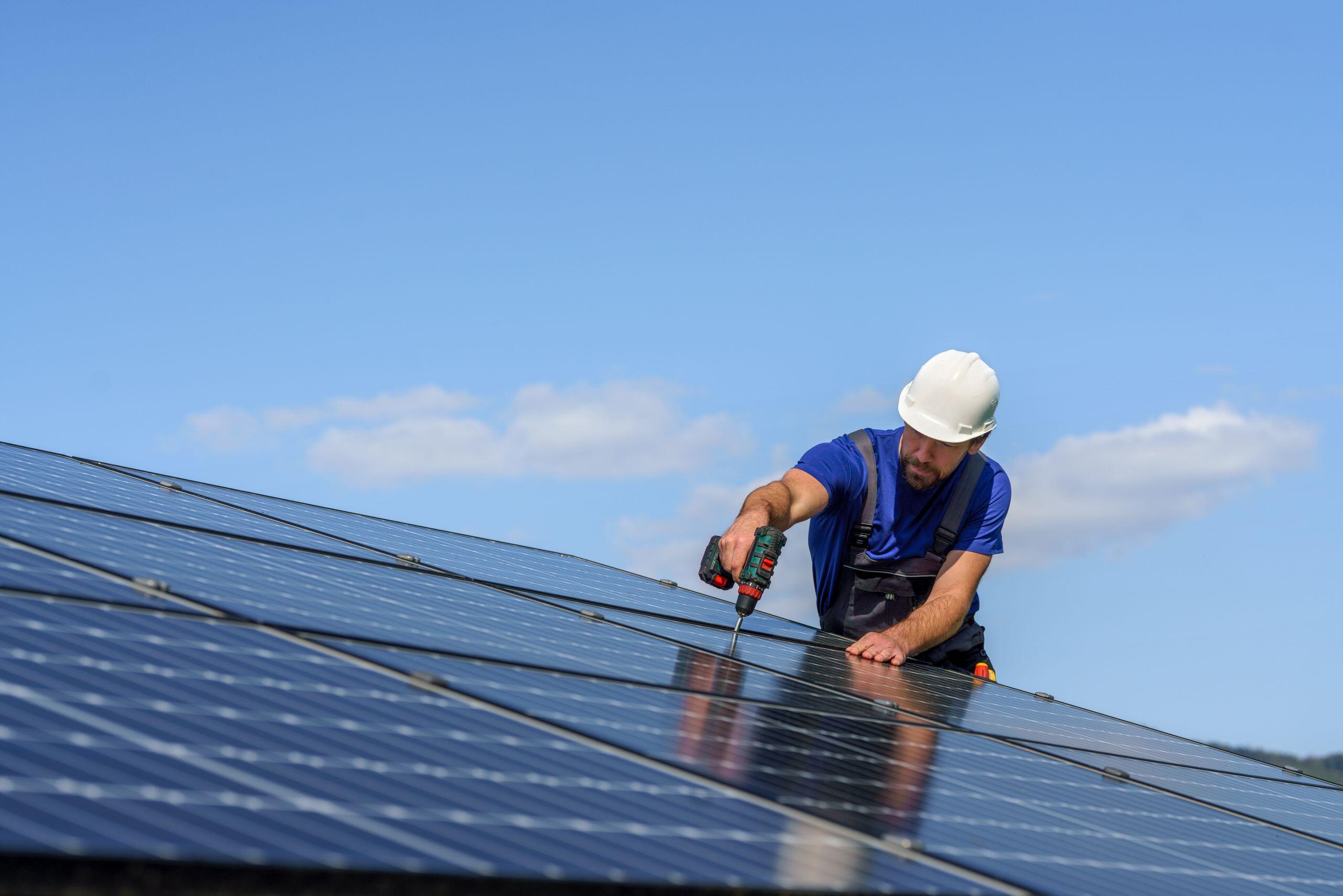 découvrez notre guide photovoltaïque complet pour tout savoir sur l'énergie solaire ! apprenez les avantages des panneaux solaires, comment les installer, et les aides financières disponibles pour optimiser votre investissement. transformez votre maison en site écologique et réduisez vos factures d'énergie dès aujourd'hui !