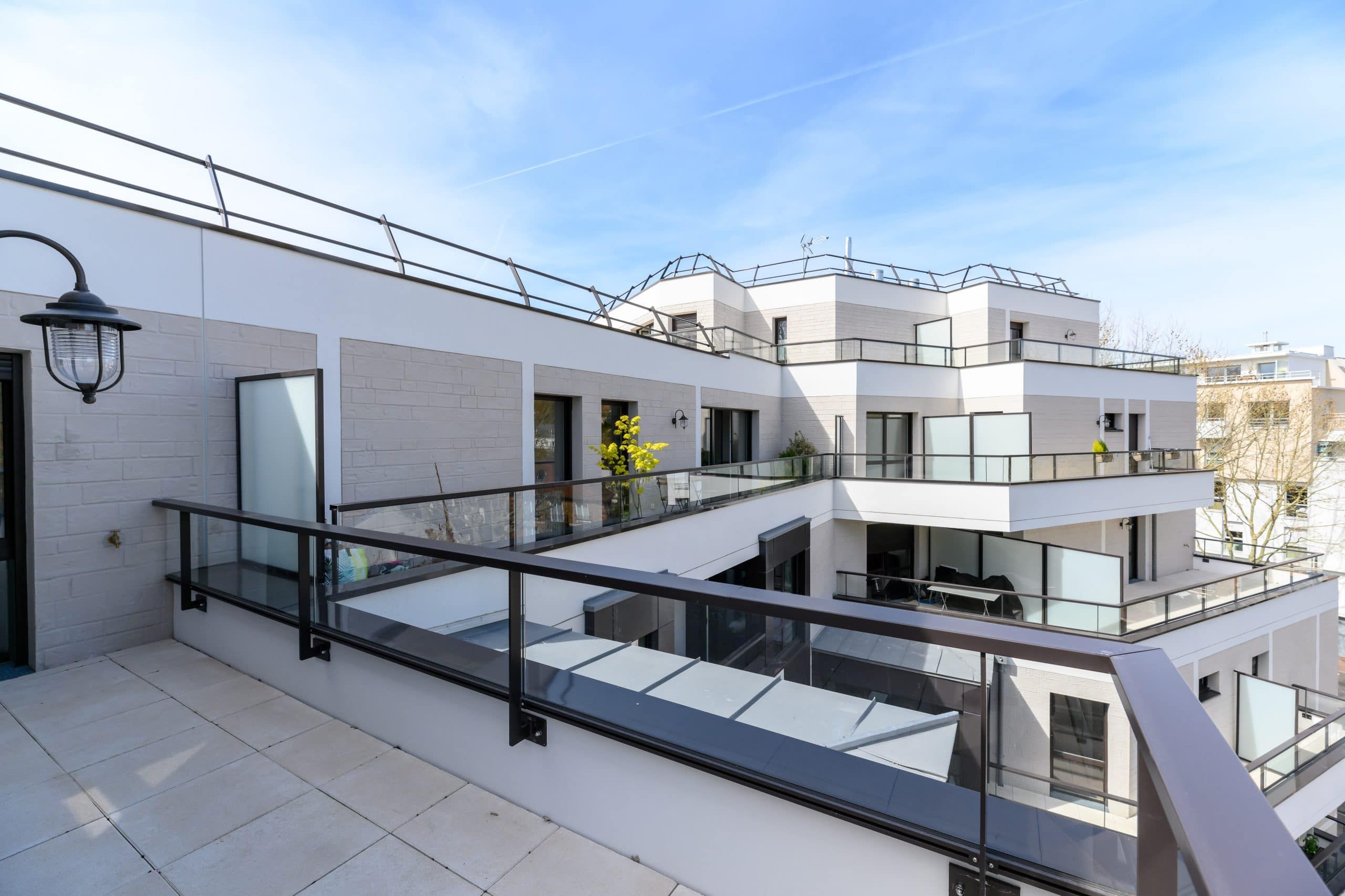 découvrez l'univers de l'habitat : des conseils pratiques pour aménager votre espace de vie, des idées de décoration inspirantes et des solutions durables pour un habitat respectueux de l'environnement.