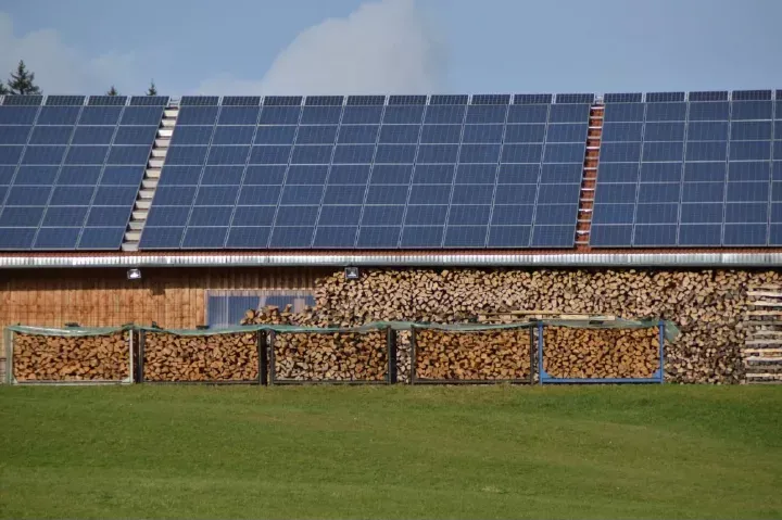 découvrez comment obtenir un hangar photovoltaïque gratuit pour optimiser votre production d'énergie renouvelable et réduire vos coûts énergétiques. profitez d'installations modernes et durables tout en respectant l'environnement.