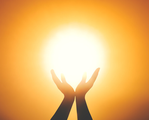 découvrez l'énergie bienfaisante du soleil avec notre concept innovant de salutation solaire. plongez dans une expérience unique de bien-être et de sérénité, alliant mouvements doux et convivialité, pour harmoniser corps et esprit sous les rayons chaleureux du soleil.