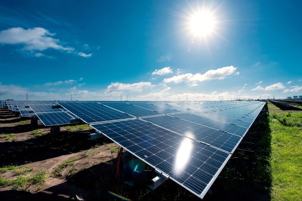 découvrez l'impact environnemental des énergies solaires, une source d'énergie renouvelable qui contribue à la réduction des émissions de carbone et à la préservation de notre planète. explorez les bénéfices et les enjeux écologiques liés à l'énergie solaire.