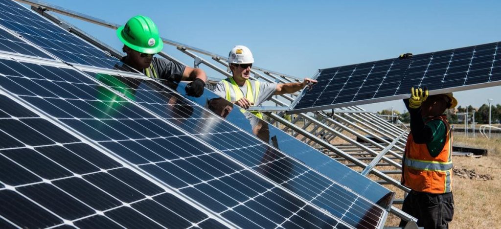 découvrez l'impact environnemental de l'énergie solaire : avantages, défis et solutions pour une transition énergétique durable. informez-vous sur les effets positifs et négatifs du solaire sur notre planète.