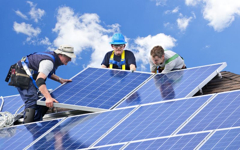 découvrez l'importance de l'énergie solaire dans notre transition vers des sources d'énergie durables. apprenez comment elle réduit notre empreinte carbone, ses avantages économiques et son rôle clé dans la lutte contre le changement climatique.