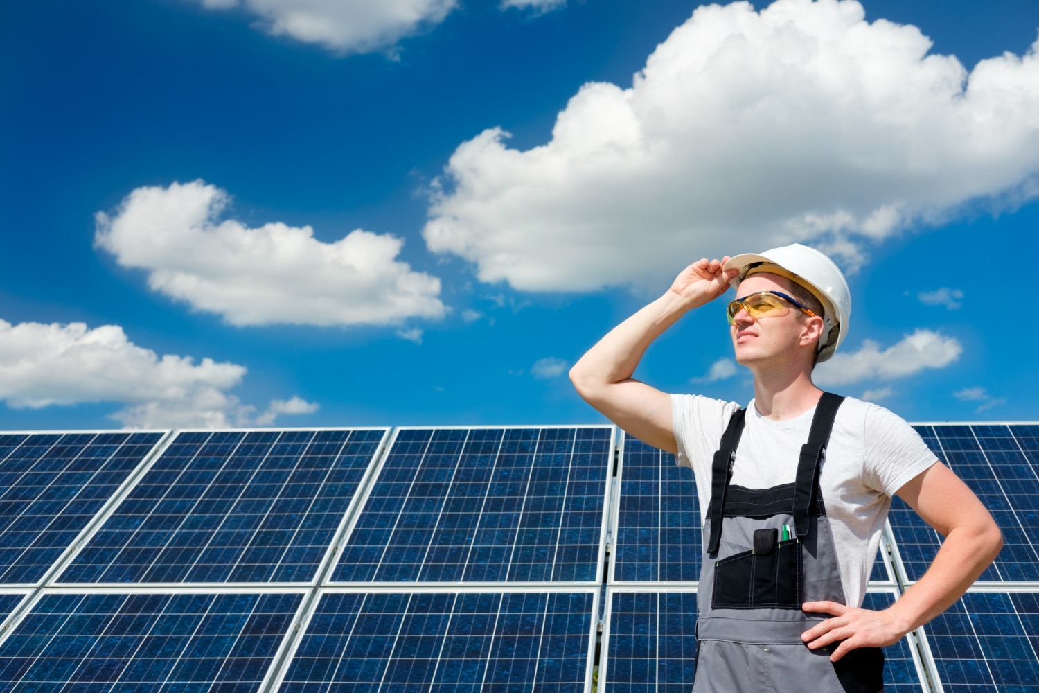 découvrez les inconvénients de l'énergie solaire, tels que les coûts d'installation, l'intermittence de la production, l'impact environnemental des panneaux et la nécessité d'un espace important. informez-vous sur les défis à considérer avant de passer à cette source d'énergie renouvelable.