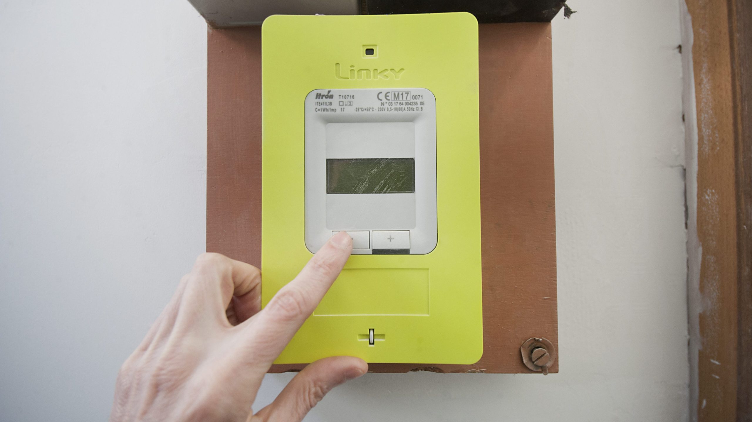 découvrez tout ce qu'il faut savoir sur l'index linky : comment le lire, comment l'utiliser pour suivre votre consommation d'énergie, et les avantages de ce compteur intelligent pour une gestion optimale de votre électricité.