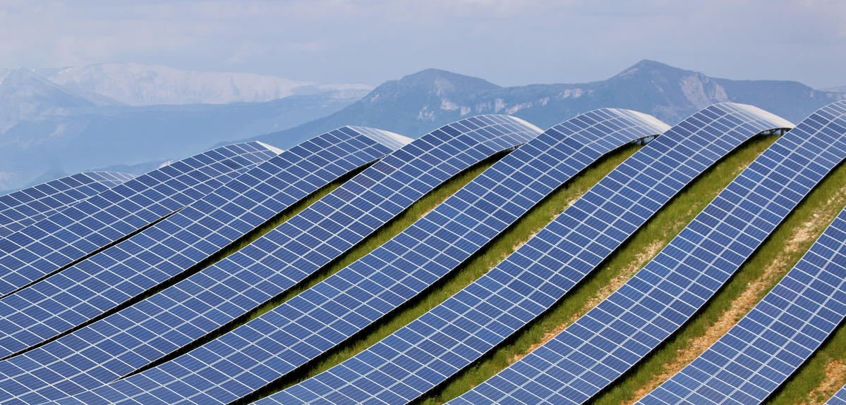 découvrez l'énergie photovoltaïque, une solution renouvelable qui transforme la lumière du soleil en électricité. explorez ses avantages, son fonctionnement et son impact positif sur l'environnement dans notre guide complet.