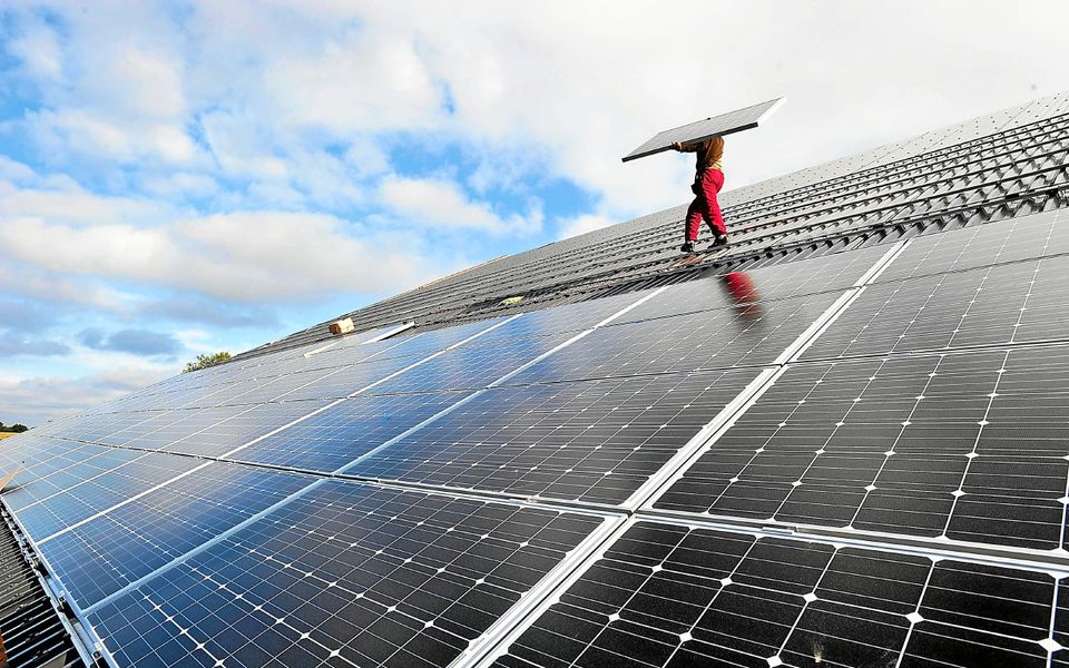 découvrez nos services d'installation de panneaux photovoltaïques dans le morbihan (56). profitez d'une énergie renouvelable et réduisez votre facture d'électricité grâce à des solutions sur mesure et professionnelles.