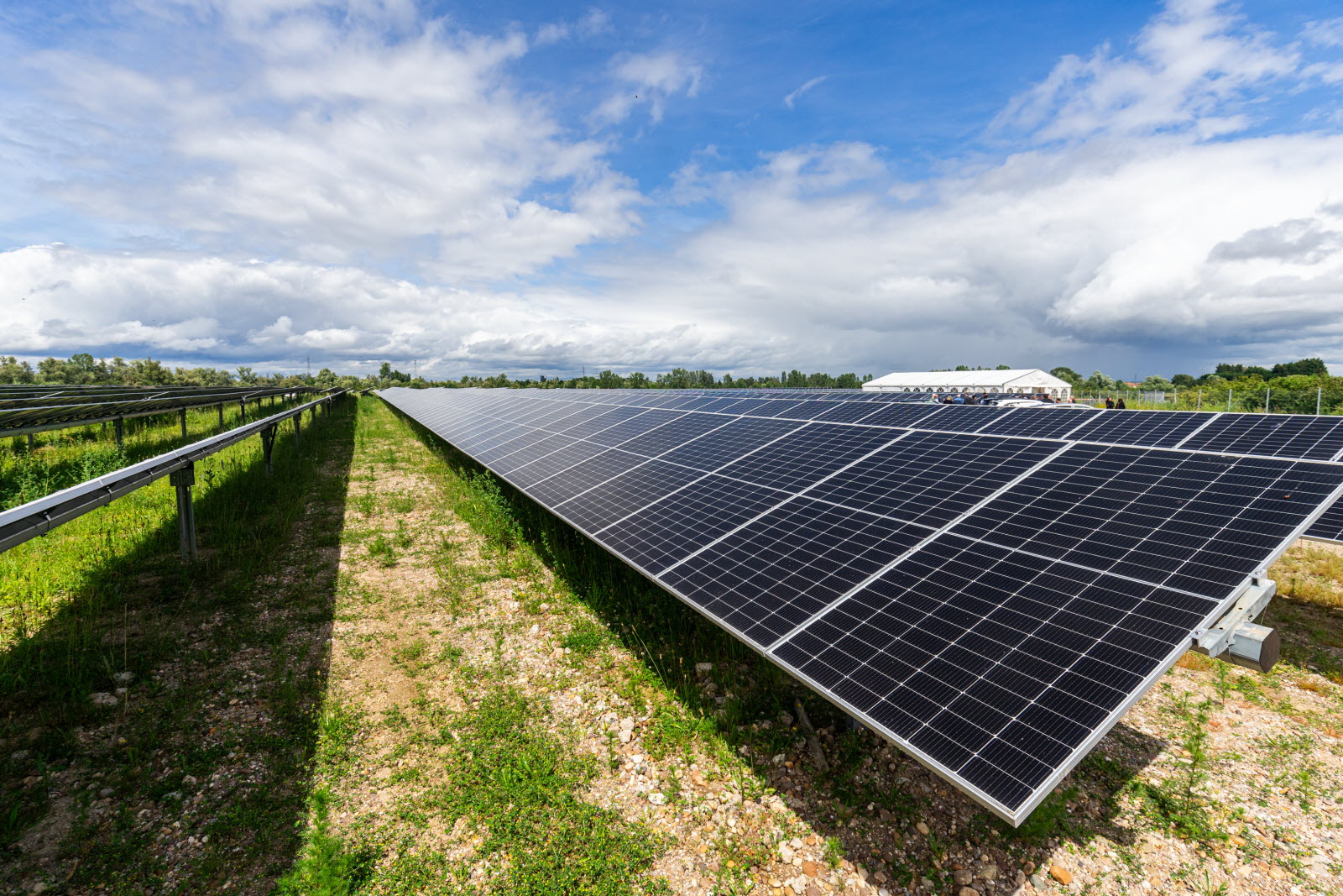 découvrez les services d'un installateur photovoltaïque en alsace, spécialisé dans l'installation de panneaux solaires pour réduire votre facture d'énergie et contribuer à la transition écologique. profitez d'expertise locale et de solutions adaptées à vos besoins.