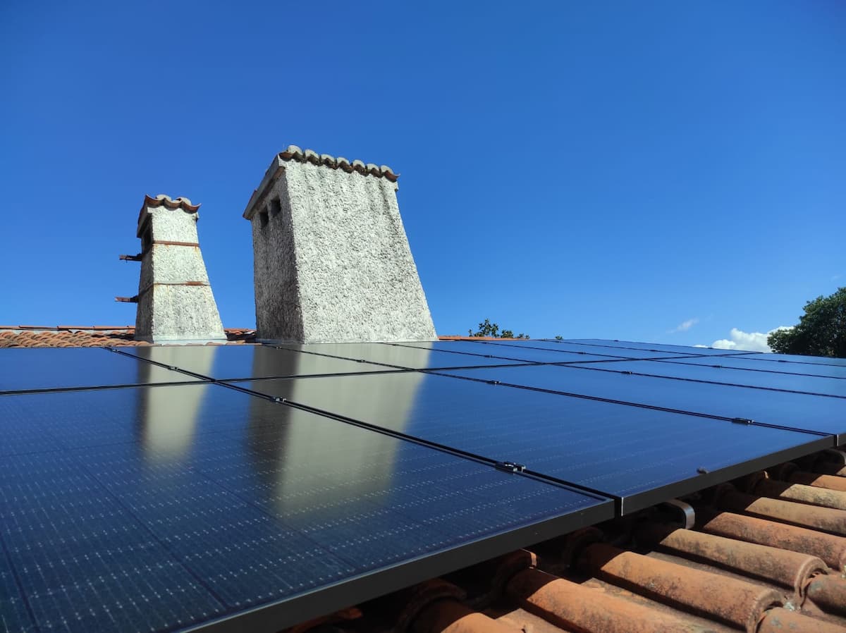 découvrez vos solutions d'énergie solaire avec notre installateur photovoltaïque dans les landes. profitez d'une expertise locale pour optimiser votre installation, réduire vos factures d'énergie et contribuer à un avenir durable.