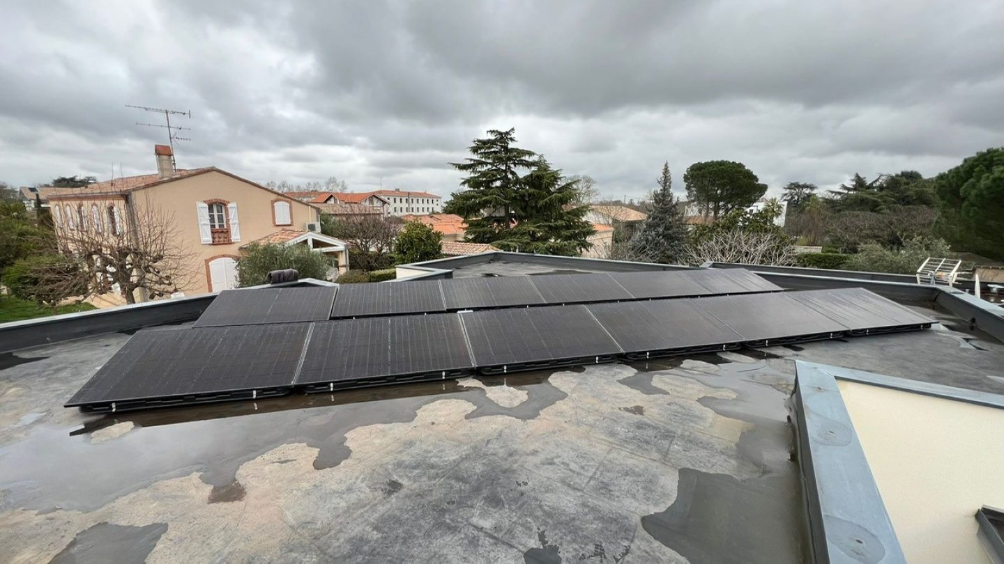 découvrez les services d'un installateur photovoltaïque à toulouse. profitez d'une énergie renouvelable et réduisez vos factures d'électricité grâce à des installations adaptées à vos besoins. contactez-nous pour un devis personnalisé et passez à l'énergie solaire dès aujourd'hui.