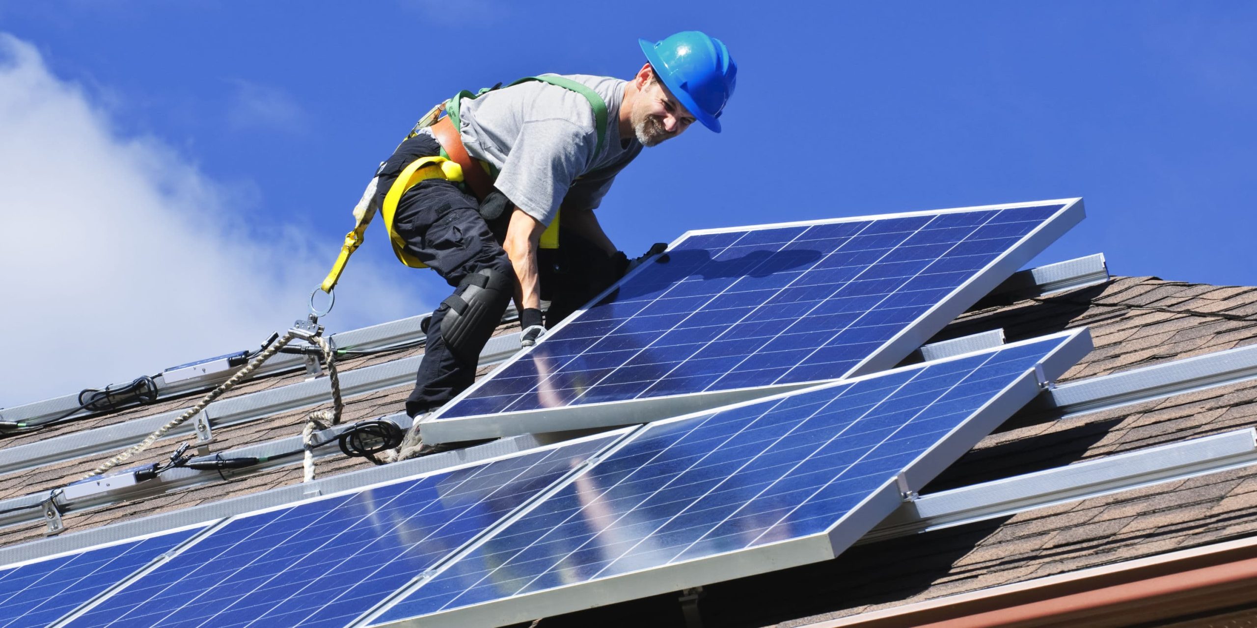 découvrez comment installer des panneaux photovoltaïques sans frais grâce à des solutions innovantes et des aides financières. transformez votre toiture en source d'énergie renouvelable et réduisez vos factures d'électricité tout en contribuant à la protection de l'environnement.