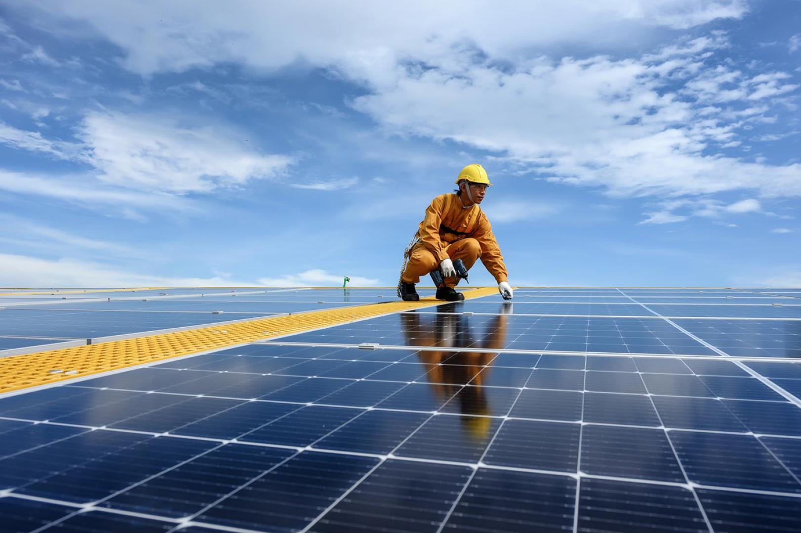 découvrez notre service d'installation de panneaux solaires, conçu pour optimiser votre consommation d'énergie et réduire vos factures. profitez d'une énergie durable et écologique tout en augmentant la valeur de votre bien. contactez-nous pour un devis personnalisé et transformez votre maison en un véritable éco-habitat.