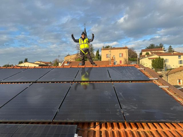 découvrez nos services d'installation photovoltaïque en alsace, pour produire votre propre énergie renouvelable et réduire vos factures d'électricité. profitez d'une expertise locale et de solutions sur mesure adaptées à vos besoins.