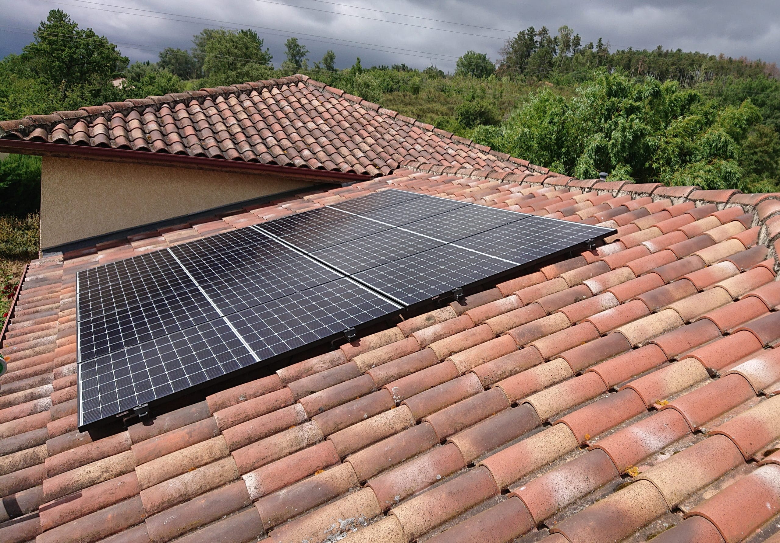 découvrez les avantages des panneaux solaires pour votre maison : énergie renouvelable, économies sur vos factures d'électricité et réduction de votre empreinte carbone. optez pour une solution durable et respectueuse de l'environnement avec notre guide complet sur les panneaux solaires.