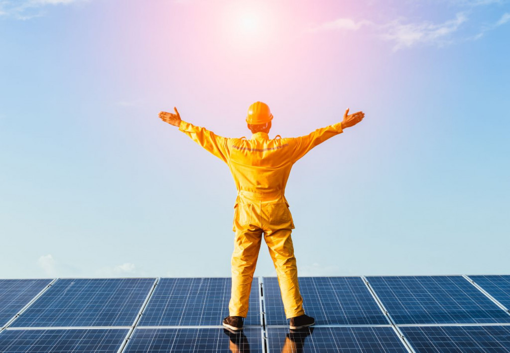 découvrez comment investir dans l'énergie solaire pour rentabiliser votre projet tout en contribuant à un avenir durable. explorez les avantages financiers, les incitations gouvernementales et les meilleures pratiques pour maximiser votre retour sur investissement.