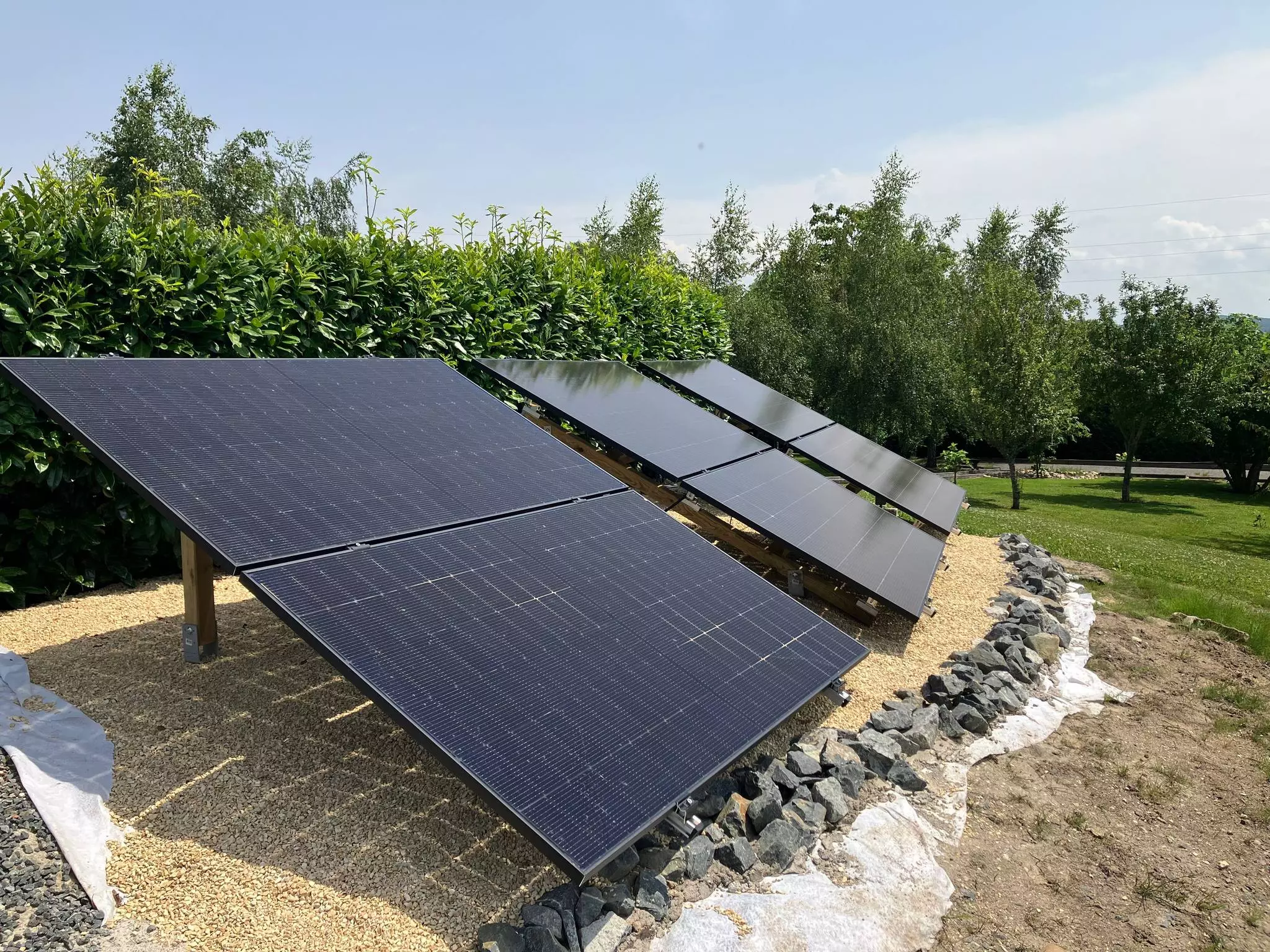 découvrez notre kit panneau solaire complet, idéal pour alimenter vos appareils tout en réduisant votre empreinte carbone. facile à installer et performant, il offre une solution énergétique durable adaptée à vos besoins.