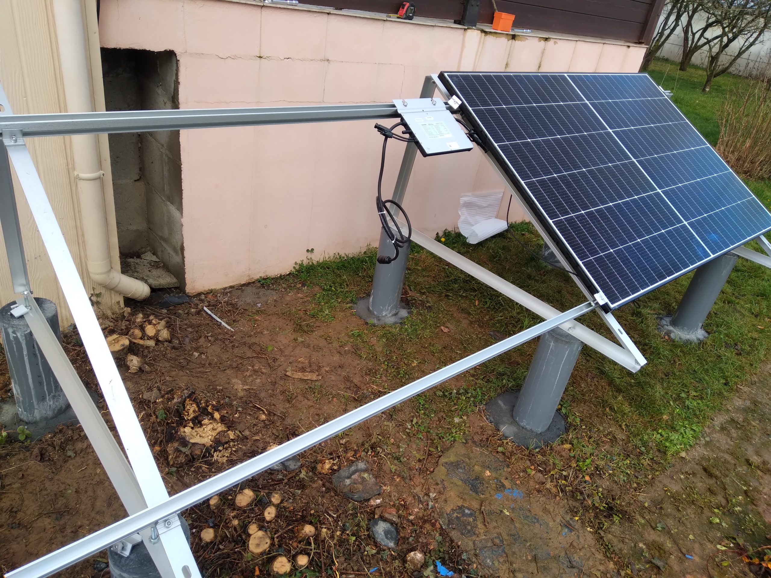 découvrez notre kit panneaux photovoltaïques, la solution idéale pour produire votre propre électricité renouvelable. économisez sur vos factures d'énergie tout en contribuant à la protection de l'environnement. facile à installer et performant, ce kit est parfait pour les particuliers et les professionnels souhaitant adopter une énergie durable.