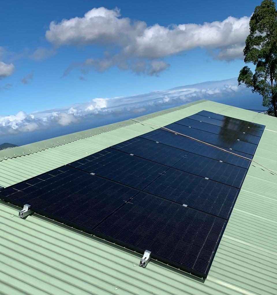 découvrez notre sélection de kits panneaux solaires en france, idéals pour un approvisionnement énergétique durable et économique. transformez l’énergie solaire en électricité pour votre maison avec des solutions faciles à installer et respectueuses de l'environnement.