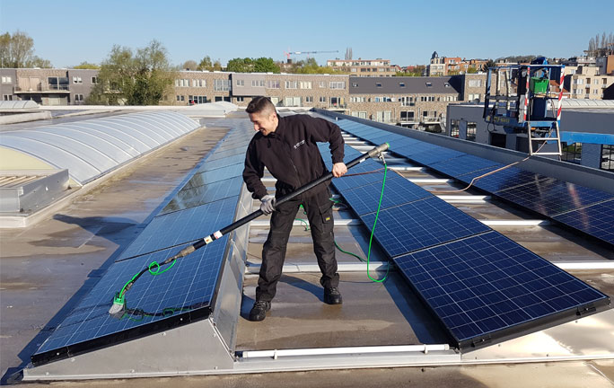 optimisez la performance de vos panneaux solaires avec notre service de nettoyage professionnel. assurez une efficacité maximale et prolongez la durée de vie de votre installation grâce à nos techniques spécialisées et respectueuses de l'environnement.
