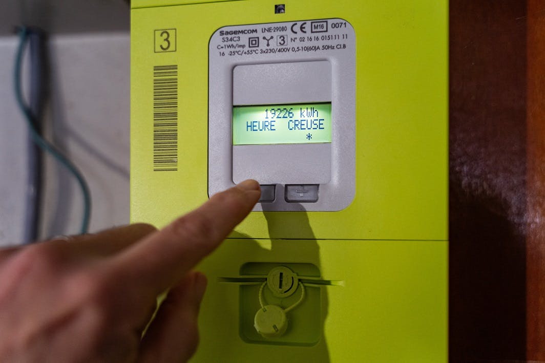 découvrez linky, le compteur intelligent qui transforme votre manière de consommer l'électricité. suivez votre consommation en temps réel, bénéficiez d'une gestion simplifiée de votre énergie et contribuez à un avenir plus durable grâce à cette technologie innovante.