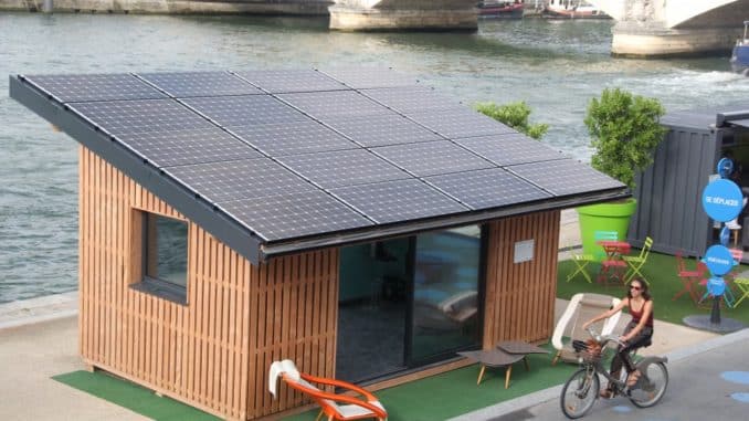découvrez les avantages des toitures photovoltaïques pour produire votre propre énergie solaire. optez pour une solution écologique et économique qui valorise votre patrimoine tout en réduisant votre empreinte carbone.