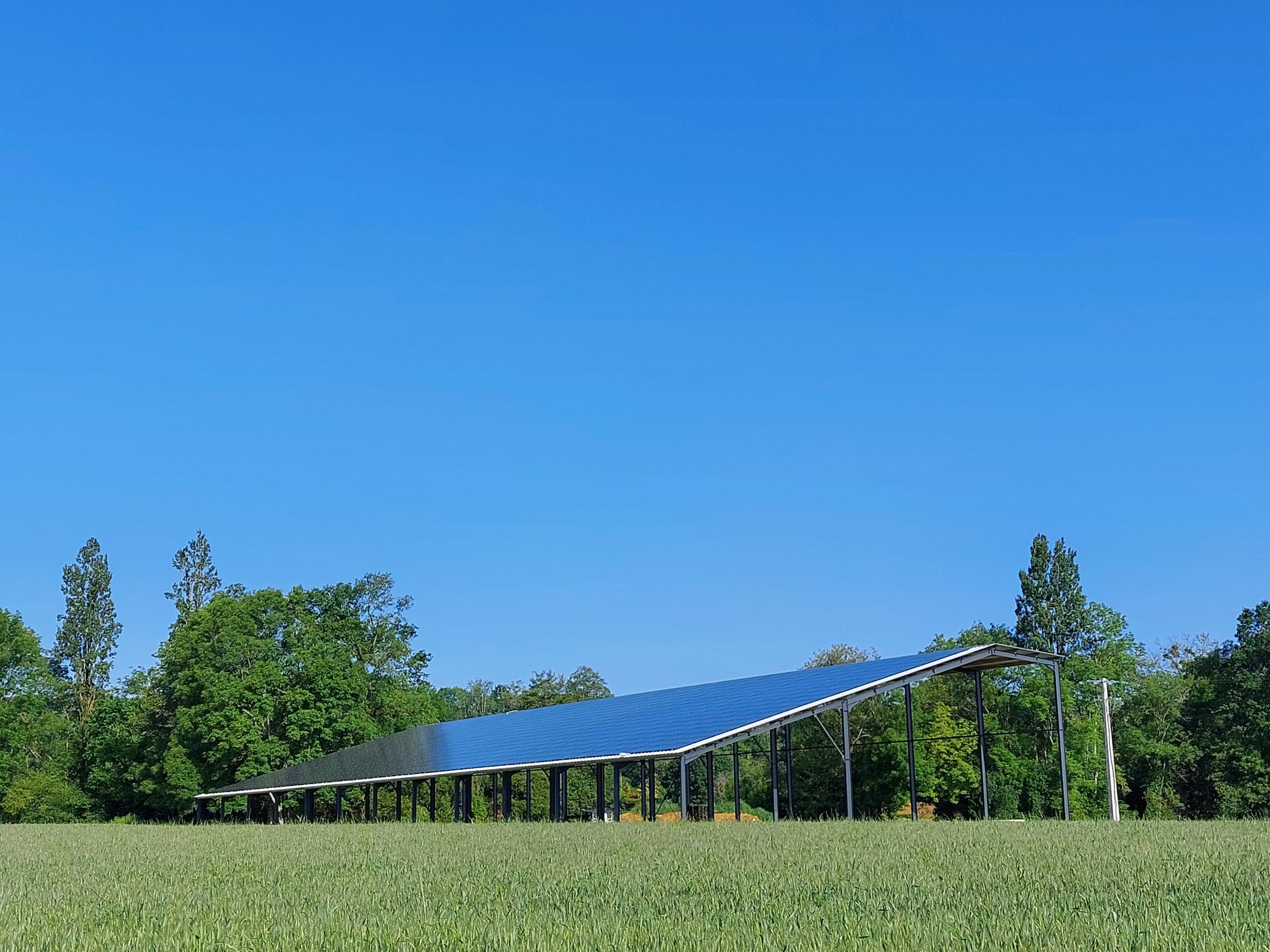 découvrez notre service de location de toiture photovoltaïque, une solution économique et écologique pour produire votre propre énergie renouvelable. profitez d'une installation clé en main et réduisez vos factures d'électricité tout en contribuant à la transition énergétique.