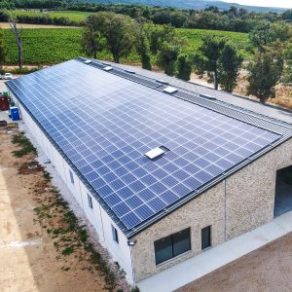 découvrez notre service de location de toitures photovoltaïques, idéal pour rentabiliser votre espace tout en contribuant à la transition énergétique. profitez d'une installation clé en main et d'un accompagnement personnalisé pour maximiser vos revenus grâce à l'énergie solaire.