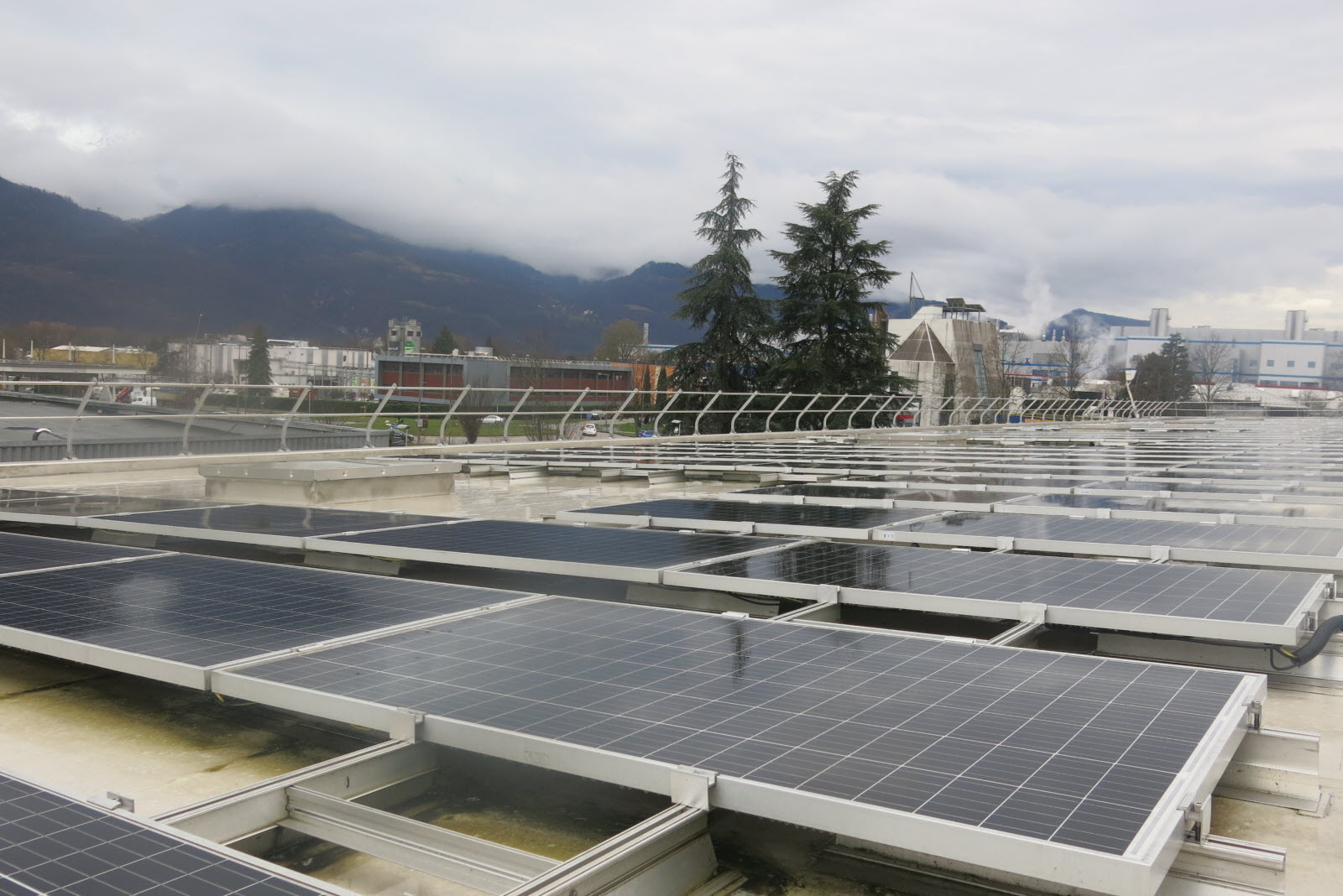découvrez notre magasin solaire, spécialisé dans les solutions d'énergie renouvelable. nous vous proposons une large gamme de panneaux solaires, d'accessoires et de conseils pour optimiser votre consommation d'énergie. faites le choix d'une énergie propre et économique !