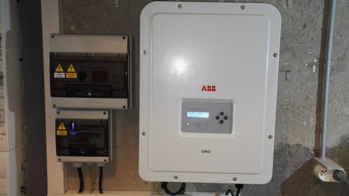 découvrez le mastervolt xs3200, un onduleur de haute performance conçu pour optimiser l'alimentation de vos équipements à bord. compact et efficace, il offre une fiabilité exceptionnelle pour vos besoins en énergie maritime et terrestre.