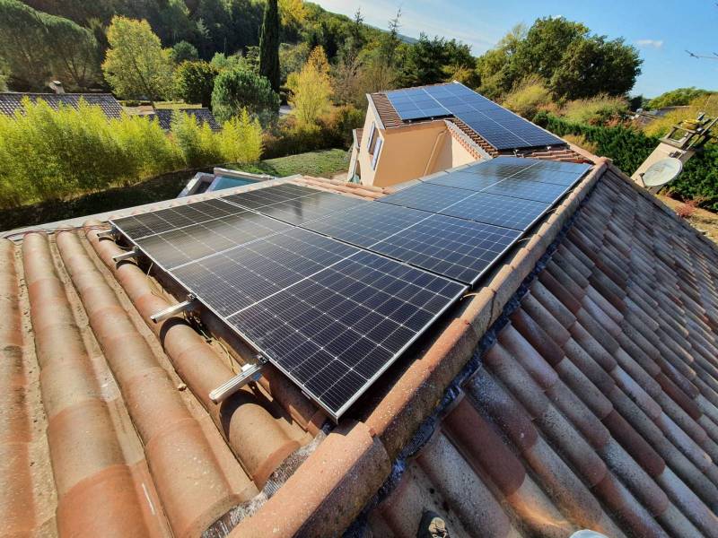 découvrez notre guide des meilleurs panneaux photovoltaïques pour optimiser votre production d'énergie solaire. comparez les performances, les prix et les avis pour faire le choix idéal et contribuer à un avenir plus durable.