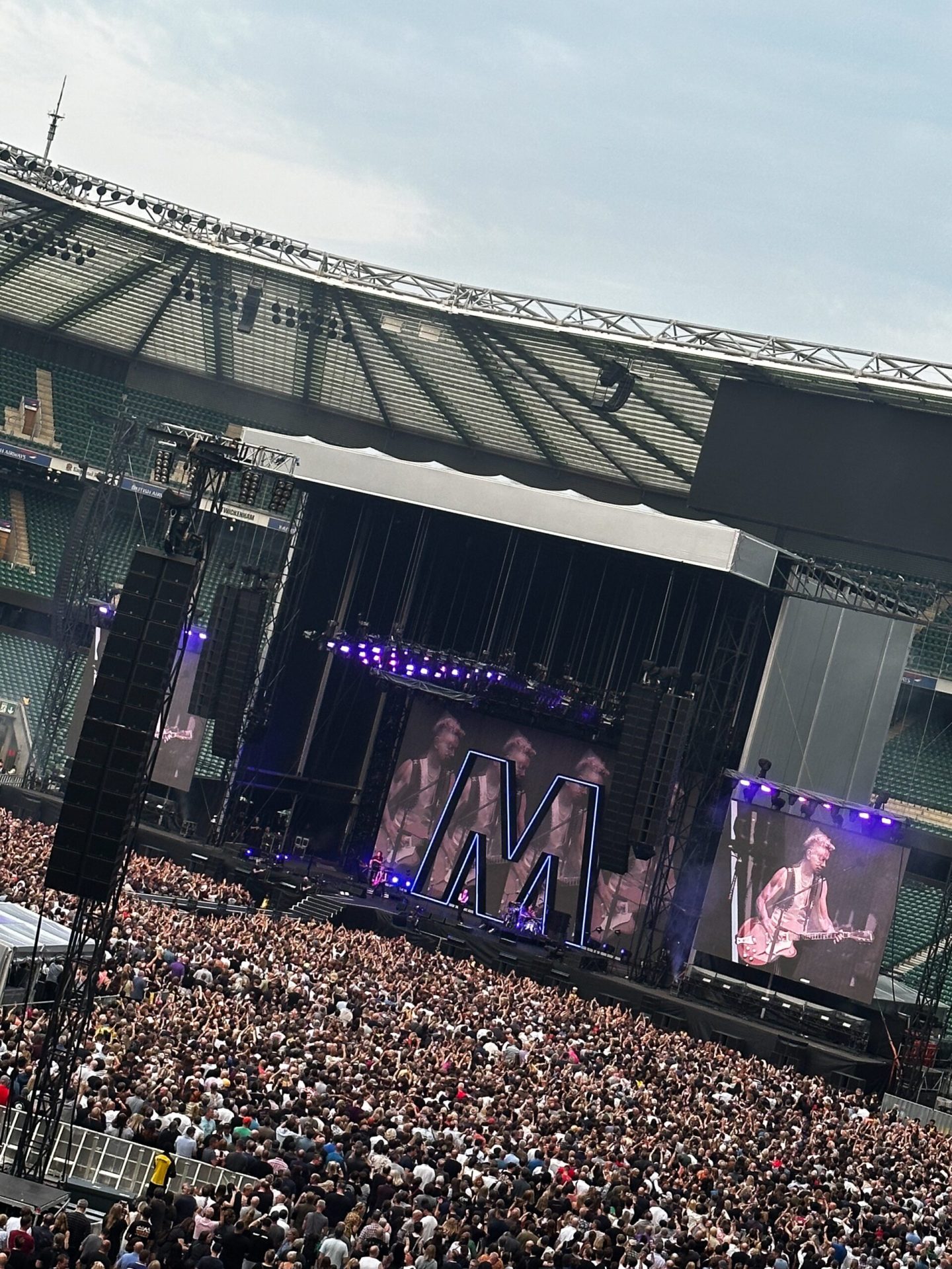 découvrez la collection mode wks, alliant élégance et modernité. explorez des designs uniques, des tendances incontournables et des pièces essentielles pour un style affirmé. soyez à la pointe de la mode avec wks.