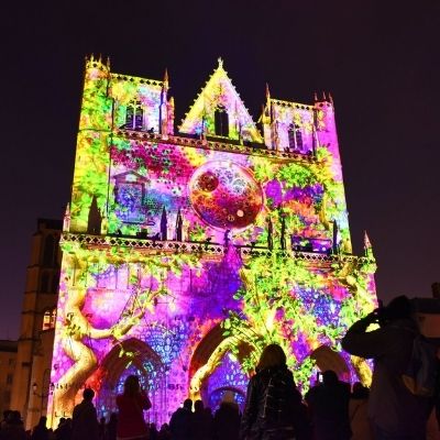 découvrez 'mes lumières', un univers éclatant où la lumière prend vie. explorez nos choix variés de luminaires et d'objets décoratifs qui illumineront votre intérieur avec style et élégance.