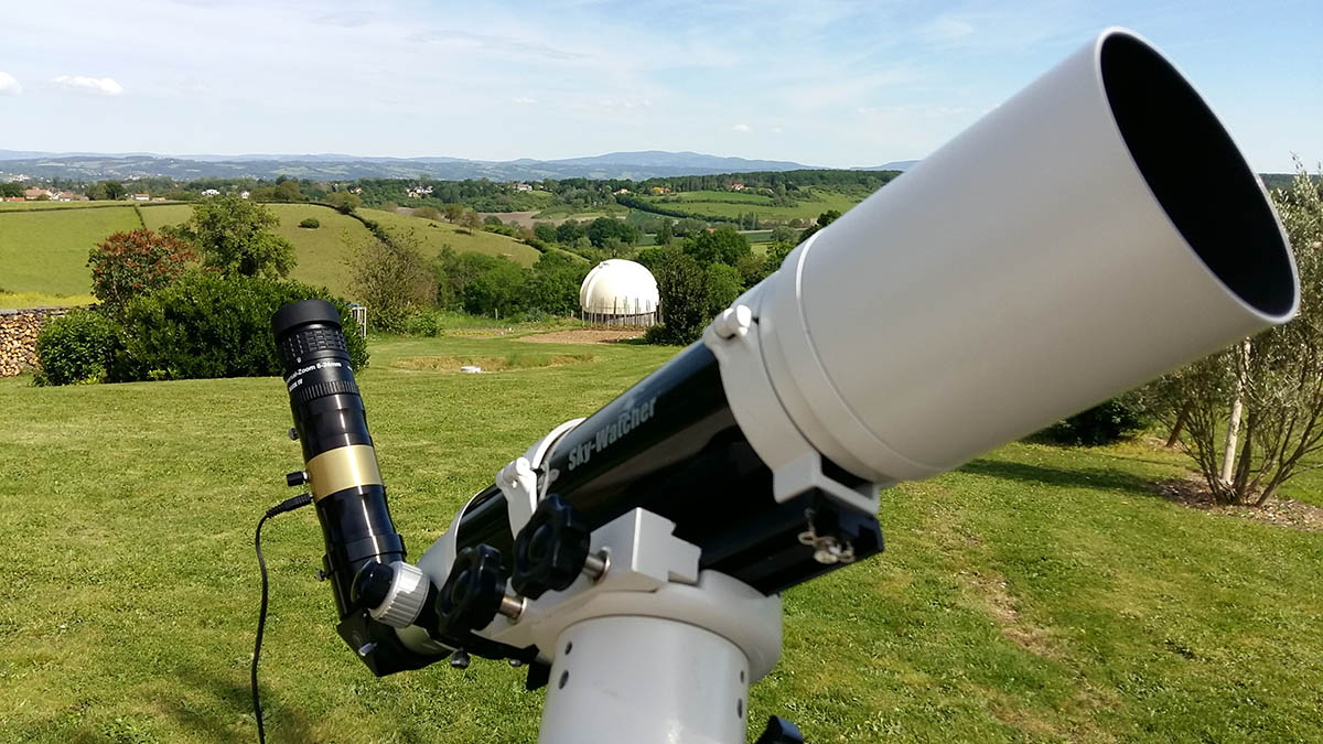 découvrez le fascinant monde des observateurs solaires ! apprenez à observer le soleil en toute sécurité, explorez les différentes techniques et équipements nécessaires pour observer les phénomènes solaires, et plongez dans les dernières découvertes scientifiques sur notre étoile.