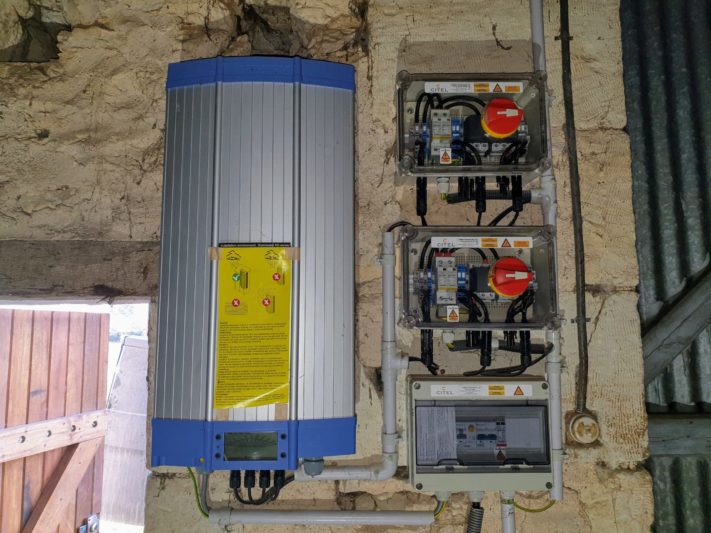 découvrez le prix de l'onduleur sunezy 2800, un appareil performant pour garantir une alimentation électrique stable. idéal pour les besoins domestiques et professionnels, cet onduleur allie technologie avancée et fiabilité. comparez les prix et faites le choix parfait pour protéger vos équipements.