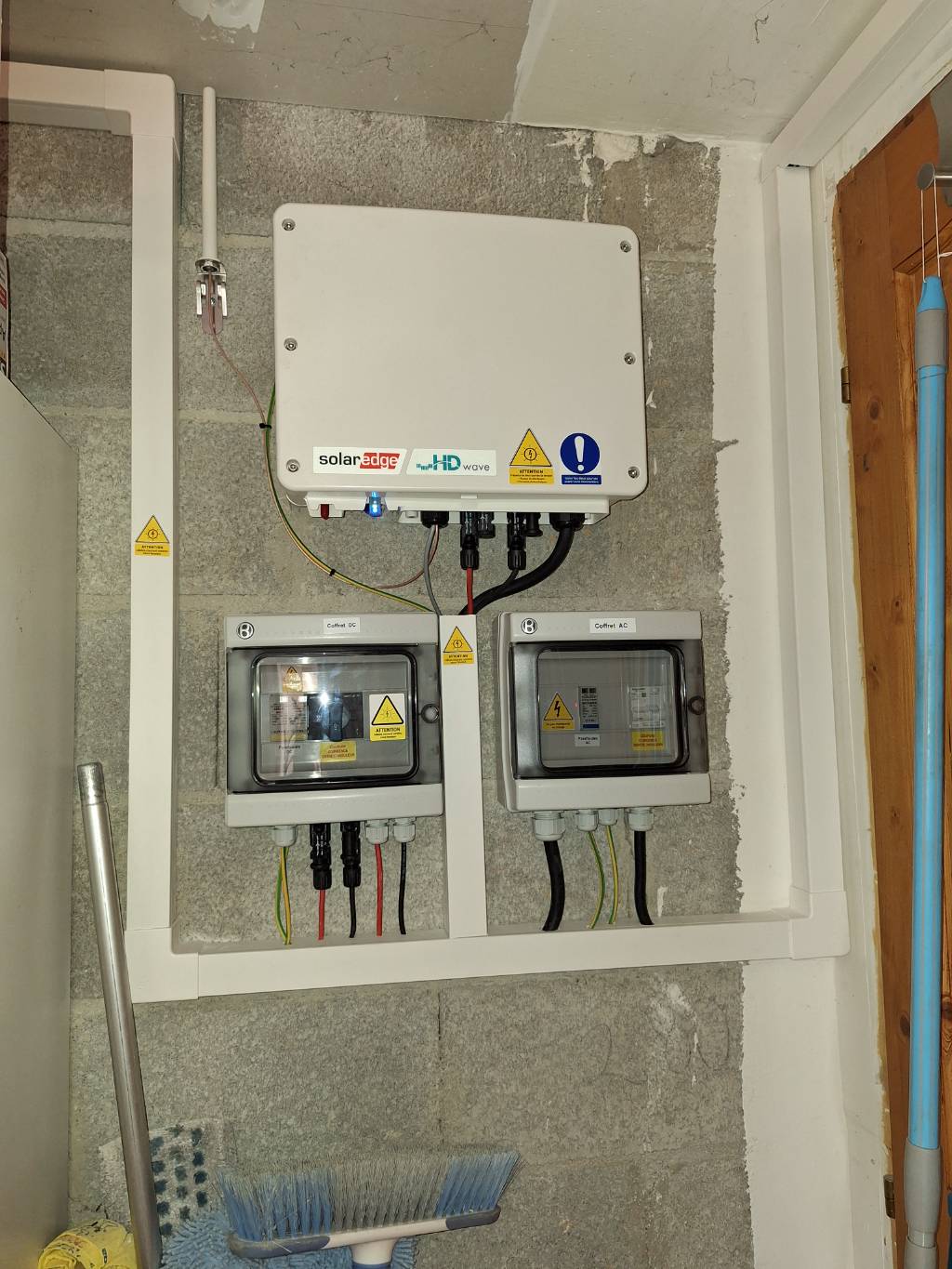 découvrez l'onduleur schneider 2800, une solution fiable et performante pour protéger vos équipements électriques. bénéficiez d'une alimentation continue, d'une gestion optimale de l'énergie et d'une technologie avancée, idéale pour les particuliers et les entreprises.