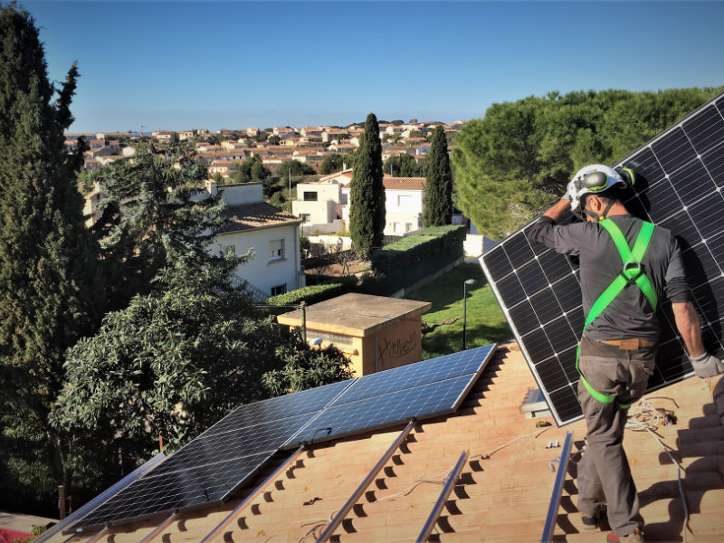 optimwatt est une solution innovante qui vous aide à optimiser votre consommation d'énergie grâce à des outils intelligents et des analyses de données avancées, vous permettant de réduire vos coûts tout en préservant l'environnement.