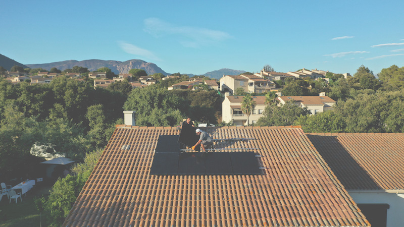 découvrez oscaro solaire, votre expert en énergie solaire pour des solutions écologiques et économiques. profitez de l'énergie renouvelable avec des panneaux solaires de haute qualité, des conseils personnalisés et une installation professionnelle. transformez votre maison en un espace éco-responsable tout en réduisant vos factures d'énergie.