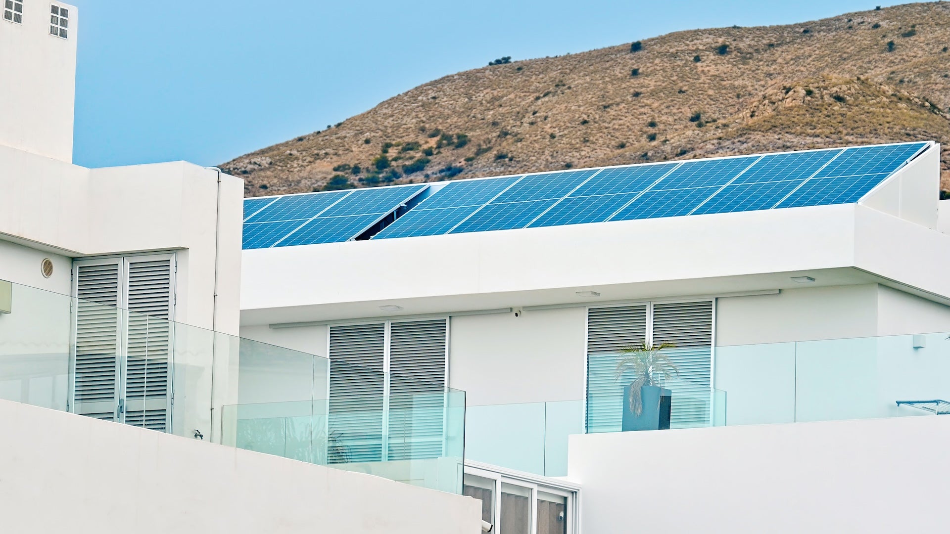 découvrez notre panneau photovoltaïque de 9 kwc, idéal pour maximiser la production d'énergie renouvelable de votre maison. profitez d'une solution efficace et durable pour réduire vos factures d'électricité tout en contribuant à la transition énergétique.
