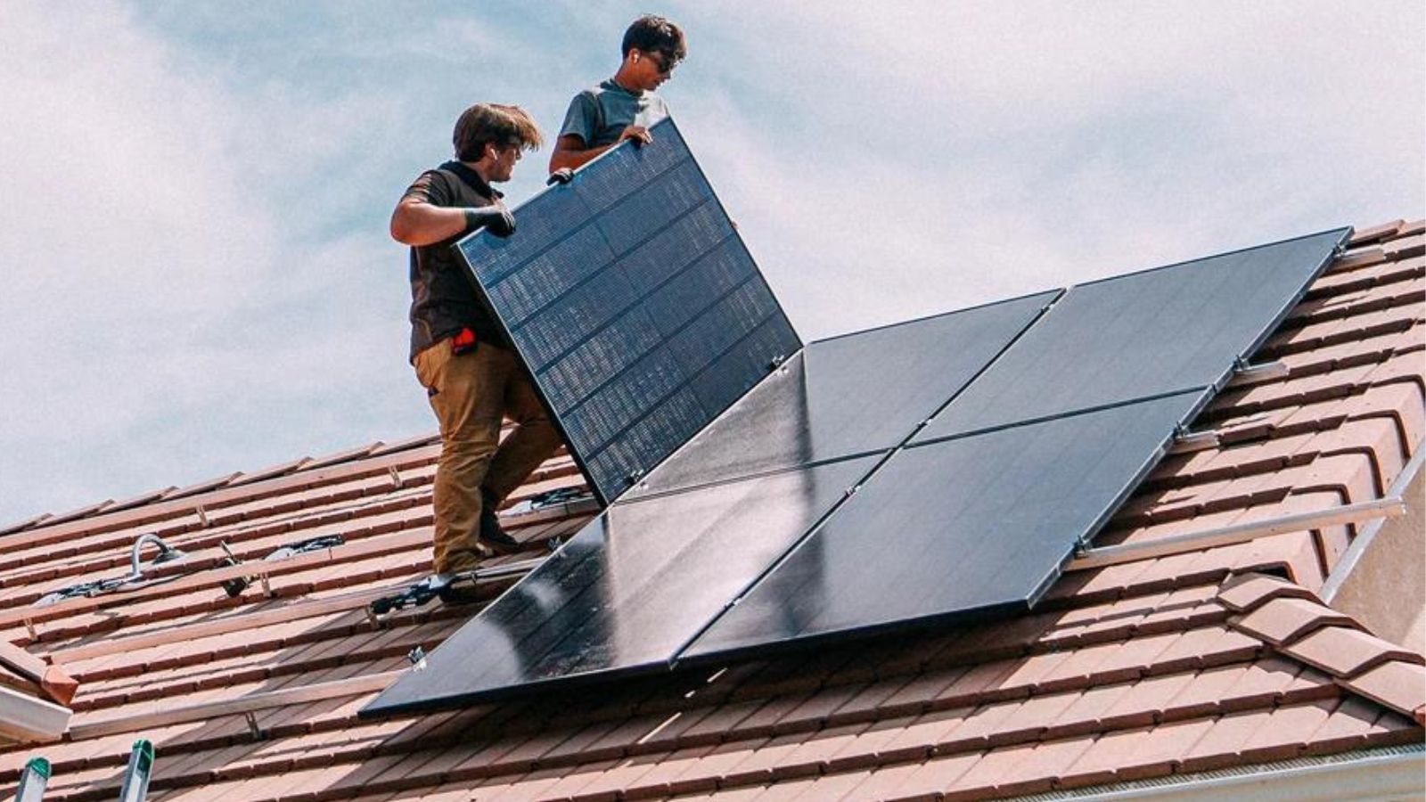 découvrez les avantages des panneaux solaires pour produire une énergie propre et durable. optimisez votre consommation énergétique tout en réduisant votre empreinte carbone grâce à cette solution innovante et respectueuse de l'environnement.