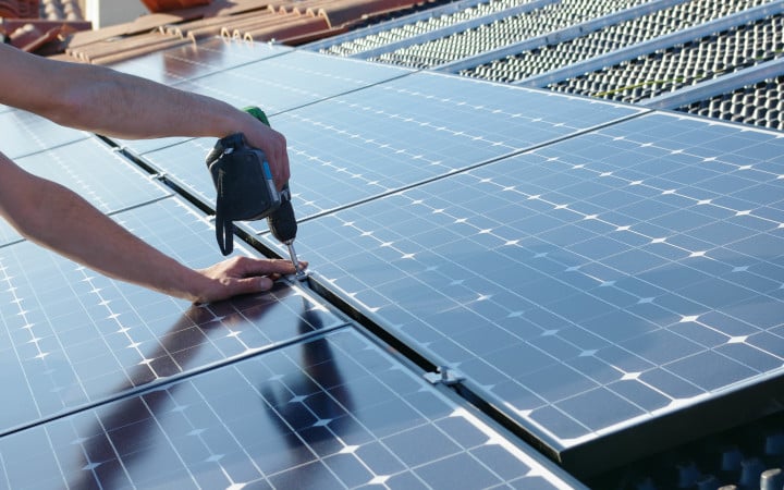 découvrez nos panneaux solaires 24v compatibles avec des batteries 12v, idéaux pour optimiser votre autonomie énergétique. profitez d'une solution photovoltaïque efficace pour alimenter vos équipements tout en respectant l'environnement.