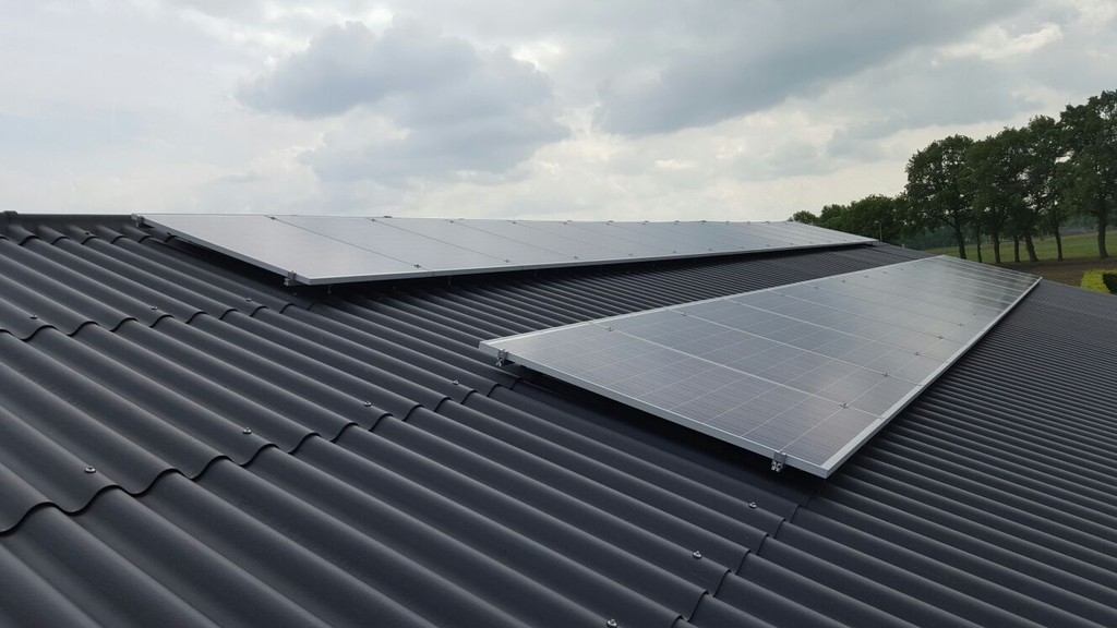 découvrez comment intégrer des panneaux solaires en toute sécurité sur des toitures contenant de l'amiante. informez-vous sur les précautions à prendre, les réglementations en vigueur et les avantages d'une énergie renouvelable durable, même dans des situations complexes.